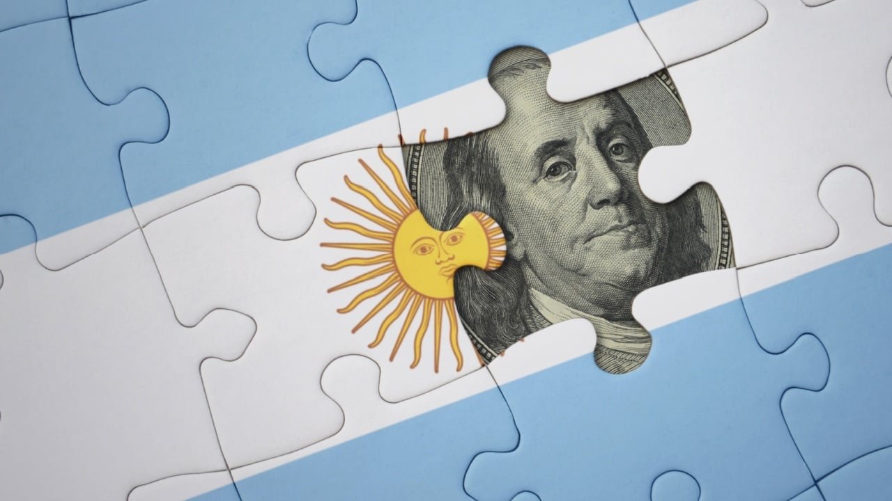 Argentina Scores $20 Billion Key IMF Credit Facility, Terminates Currency Controls